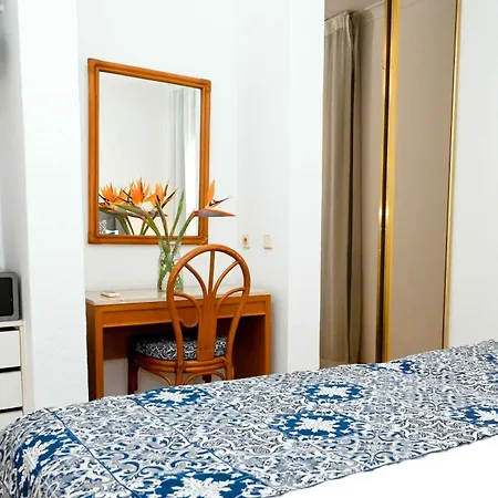 Апартаменти Sunflower By Delilah Collection