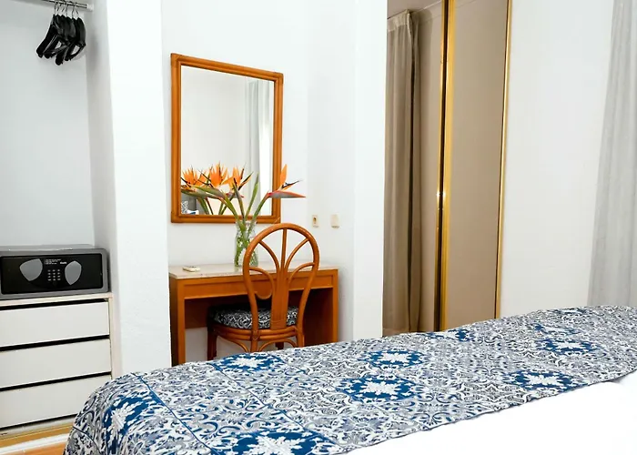 Апартаменти Sunflower By Delilah Collection